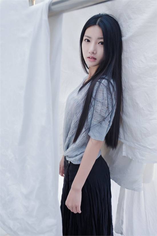 清纯柔弱女子秋季唯美写真