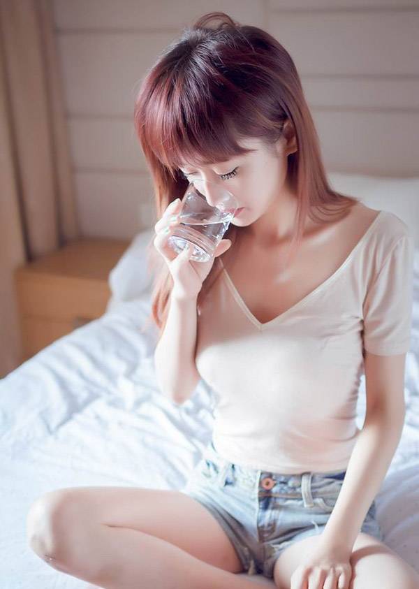 白皙美女唯美娇嫩诱惑写真-6