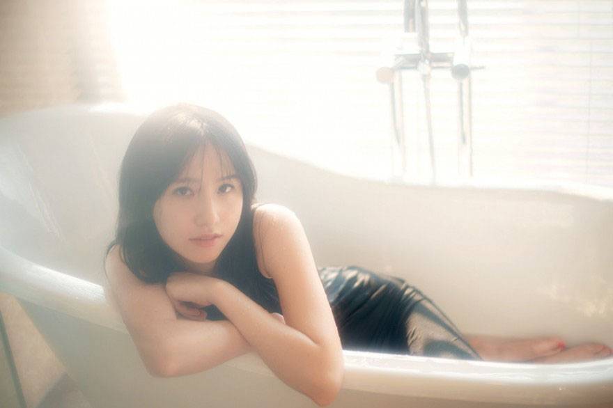 浴室里的黑色玫瑰少女-6