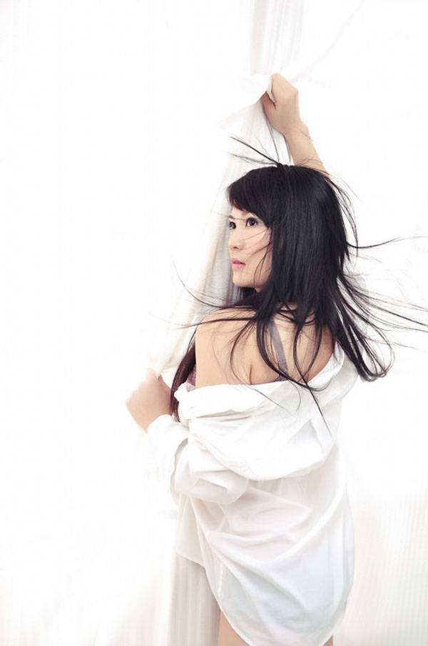 白衬衣遮不住的诱惑私房美照