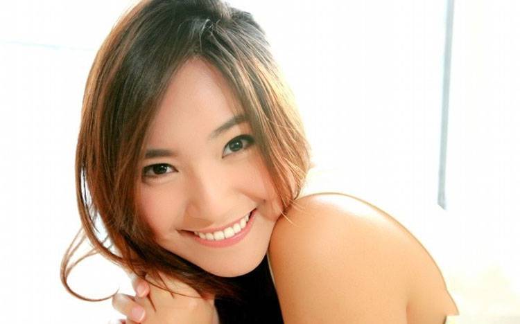 迷人微笑下的美妙娇躯-5