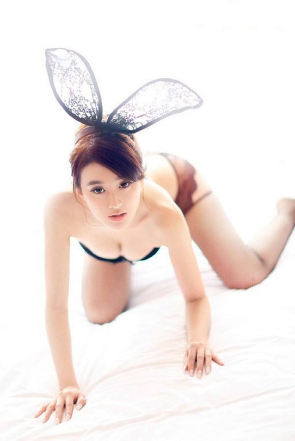 可爱的吊带兔女郎-7