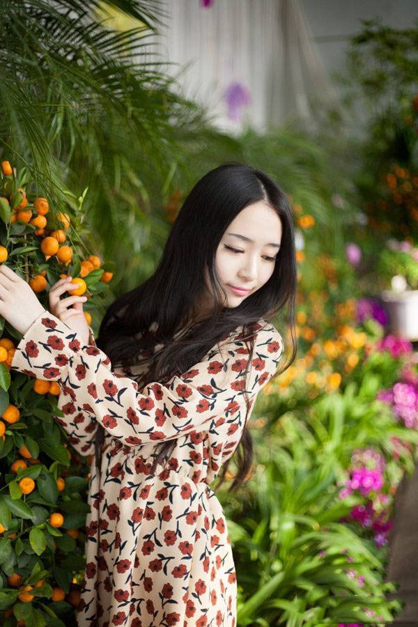 清纯女生花间的绽放-4