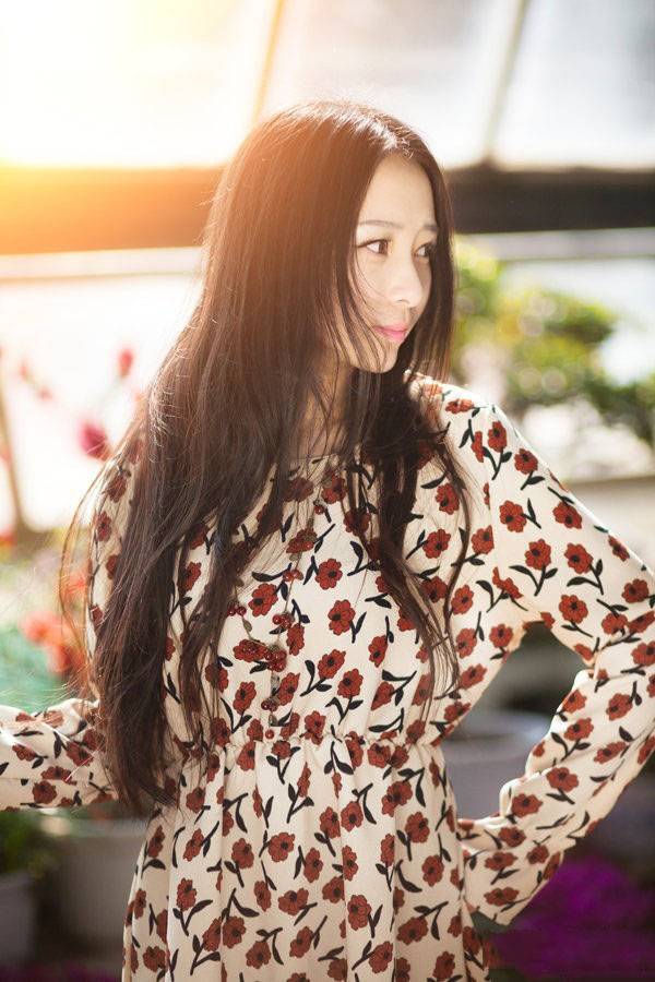 清纯女生花间的绽放-8