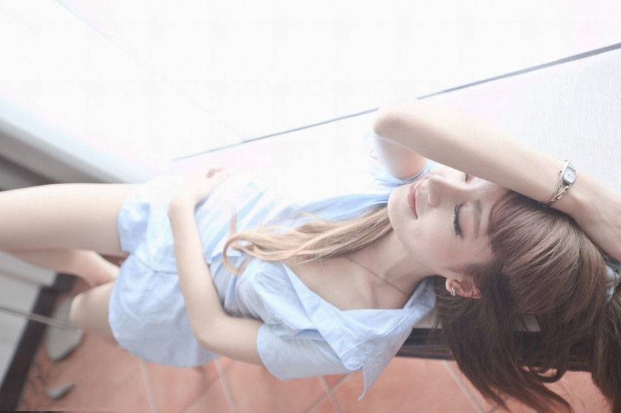 蓝眼美女迷人心弦-9