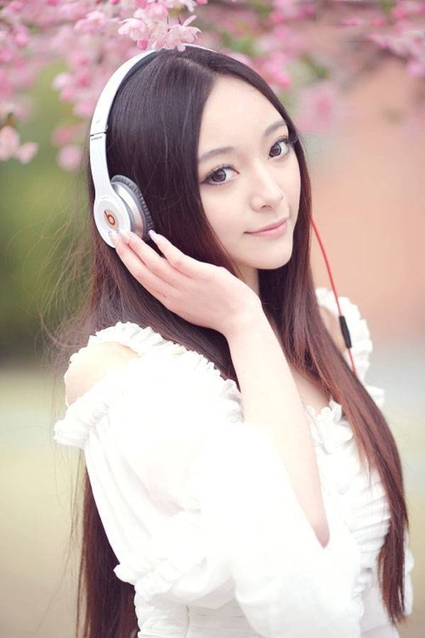 海棠花下的可爱美眉-4