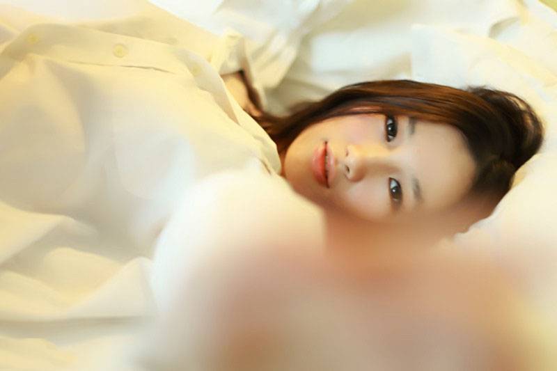 纯白少女丝滑嫩背-9