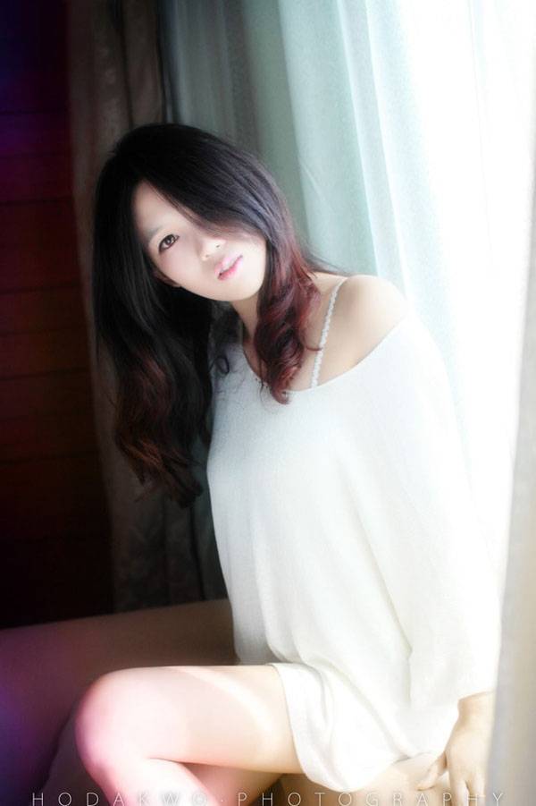 少女清晨梦醒的瞬间-3