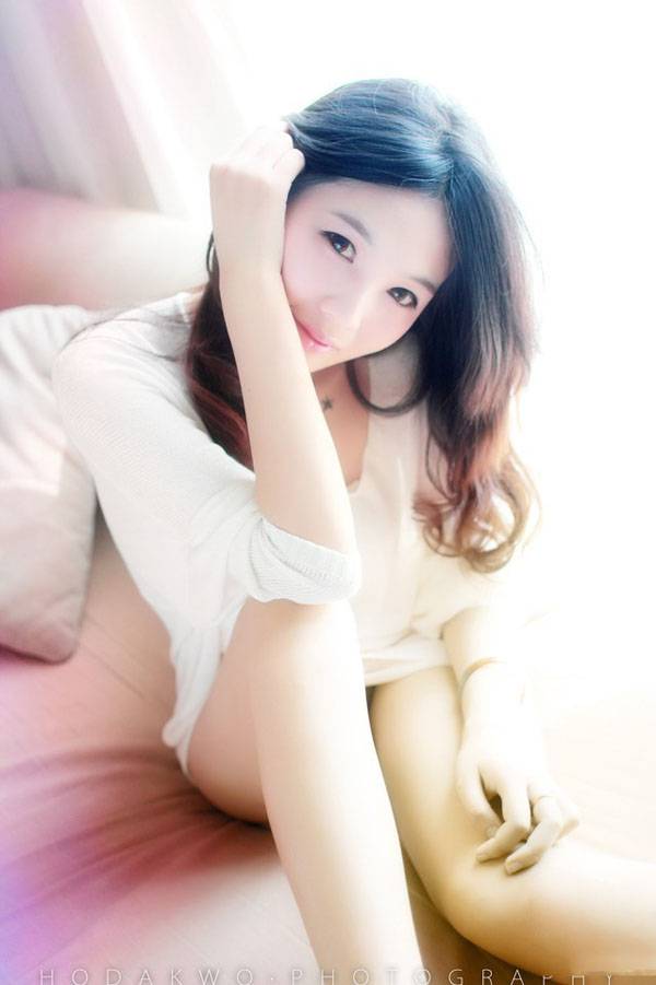 少女清晨梦醒的瞬间-5