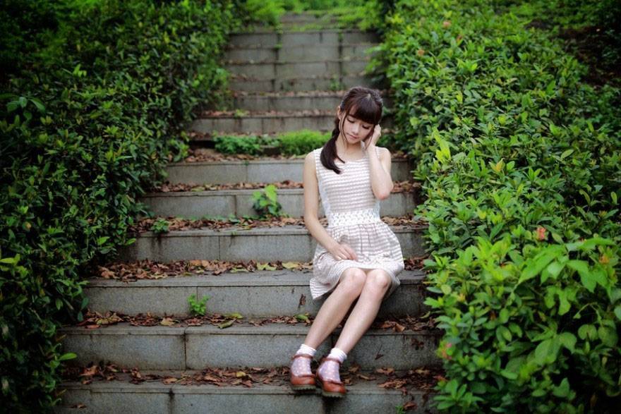 清纯MM美丽女生户外写真