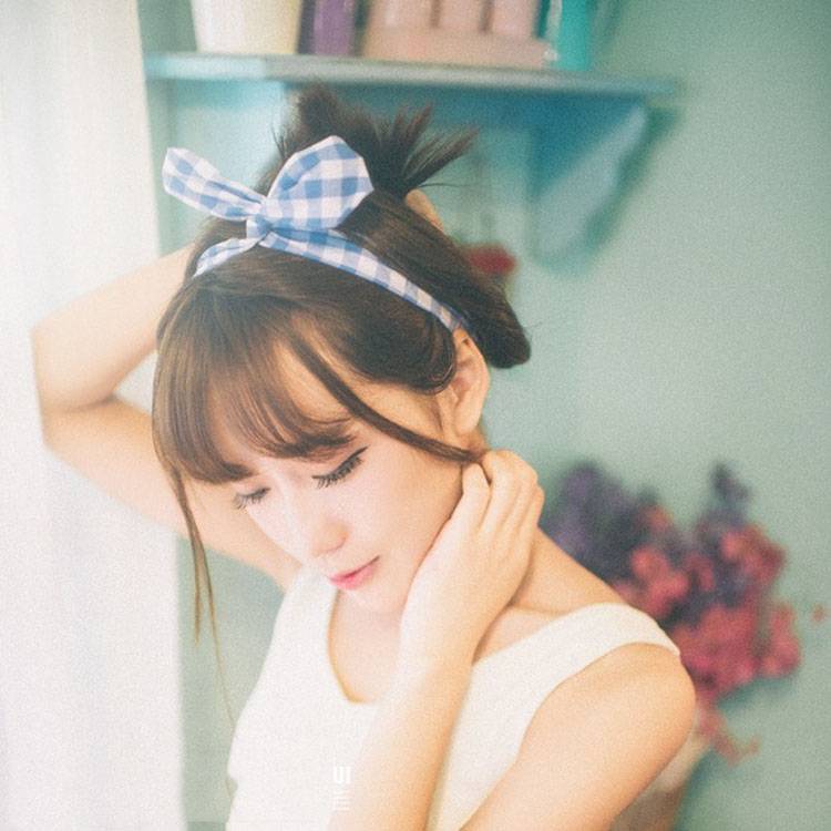 清纯可爱的蝴蝶结少女-8