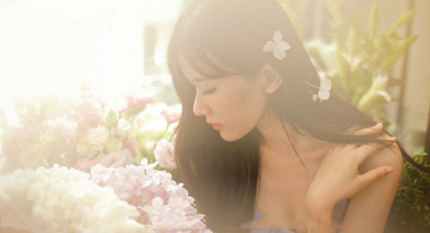 爱上蔷薇花的纯美姑娘