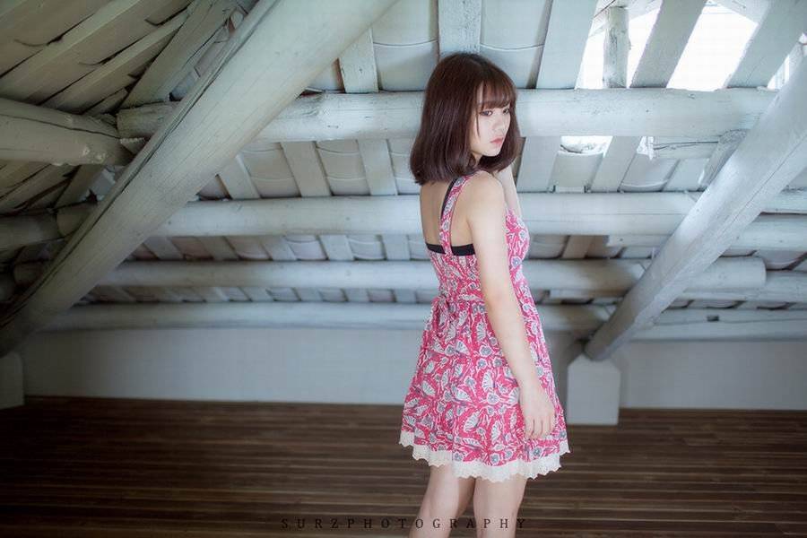 美色女孩楚楚动人的私房写真