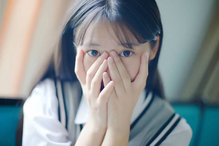 那个女孩悄悄的偷走了我的心