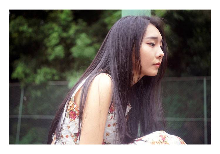 清纯少女操场上的午休-7