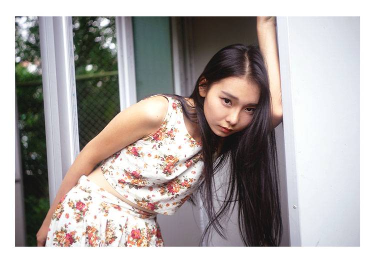 清纯少女操场上的午休-10