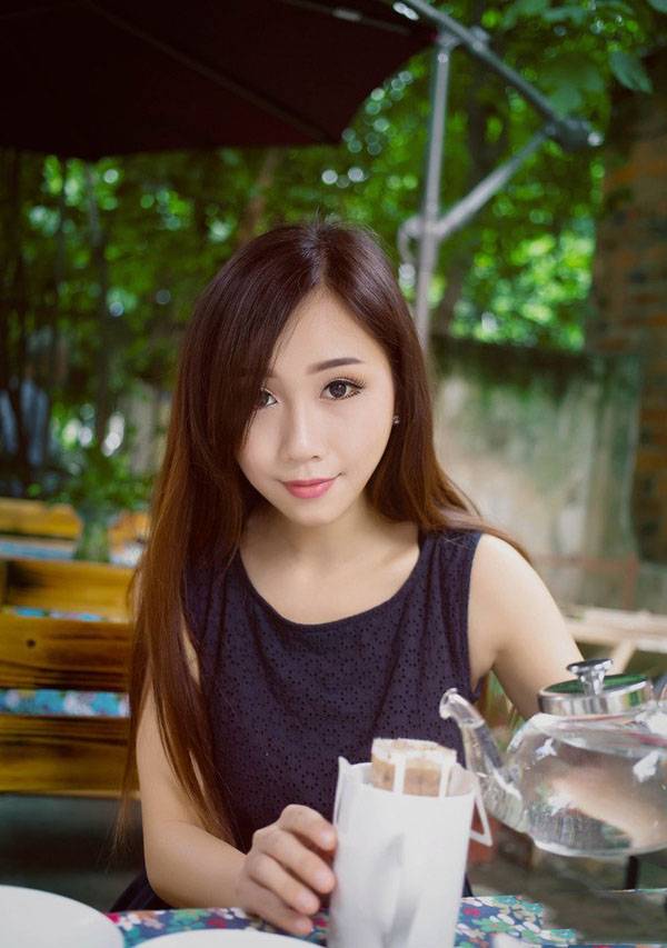 夏日青纯美女街拍高清写真-7