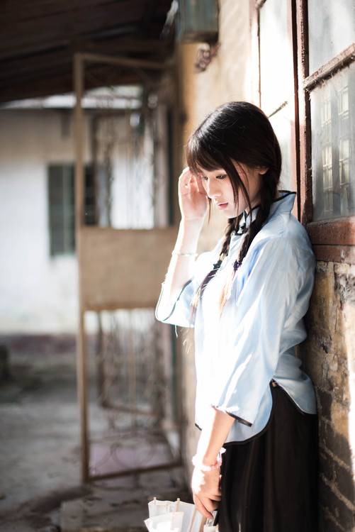 一半明媚一半忧伤的清纯妹子-2