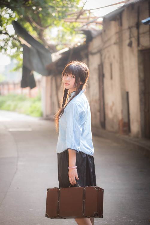 一半明媚一半忧伤的清纯妹子-5