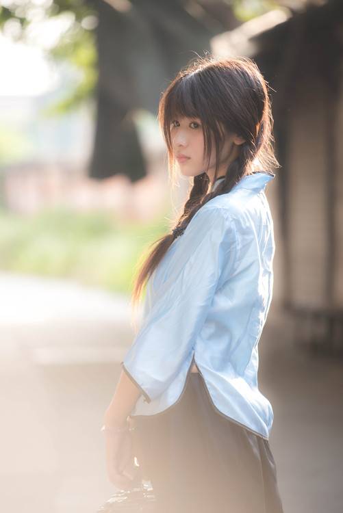 一半明媚一半忧伤的清纯妹子-6