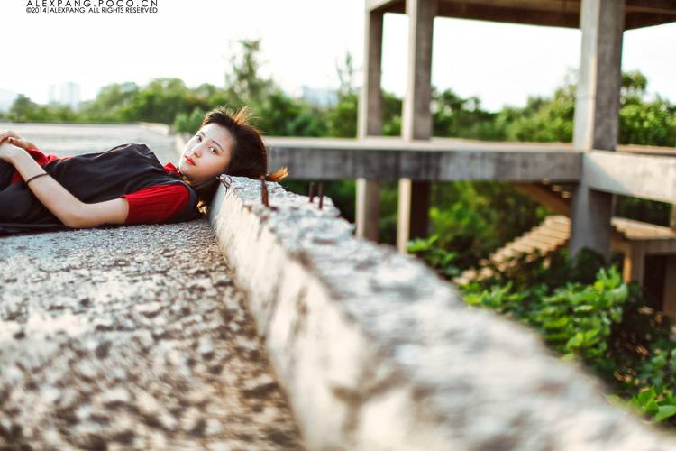 红唇少女妖娆的昼日-5