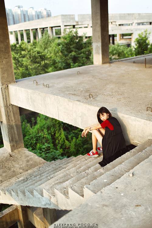 红唇少女妖娆的昼日-7