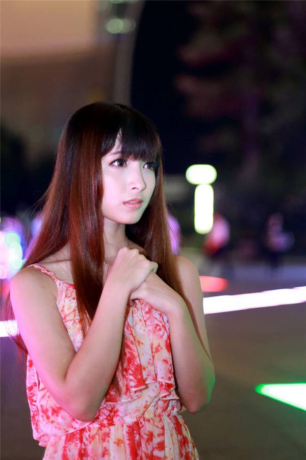 可爱美女迷人夜色短裙清纯写真-3