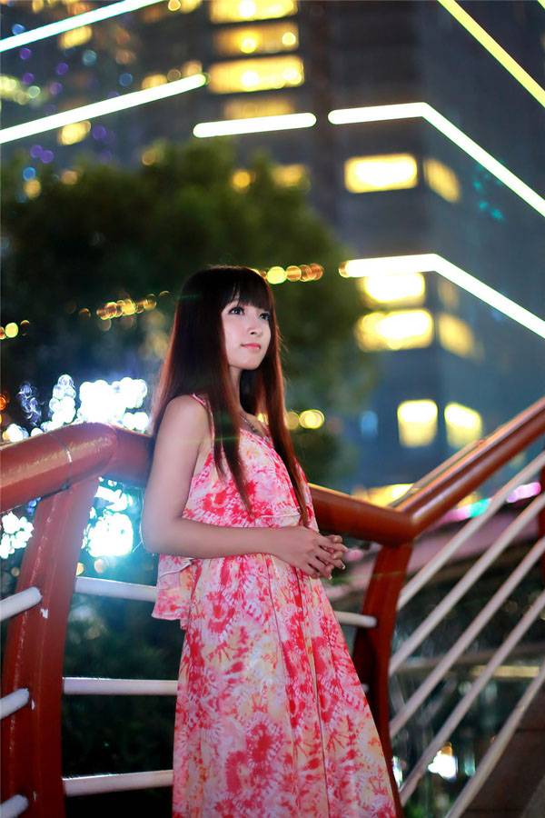 可爱美女迷人夜色短裙清纯写真-8