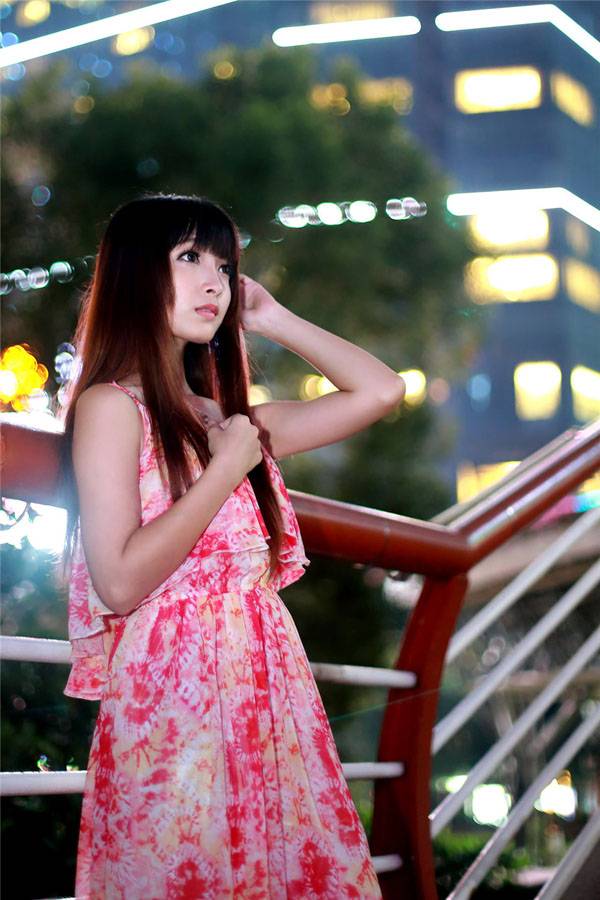 可爱美女迷人夜色短裙清纯写真-9