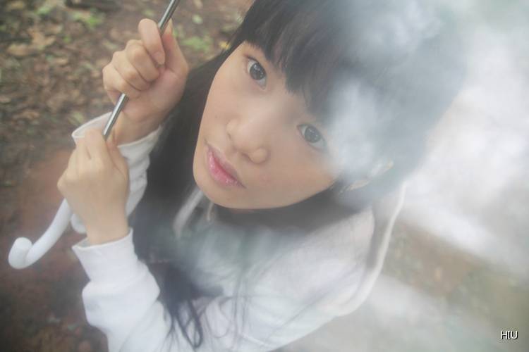 迷失在雨后的性感小可爱-4