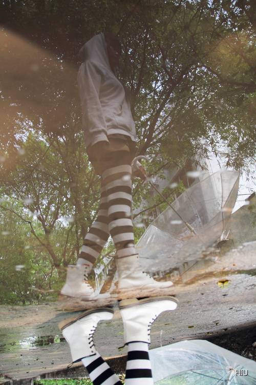 迷失在雨后的性感小可爱-8