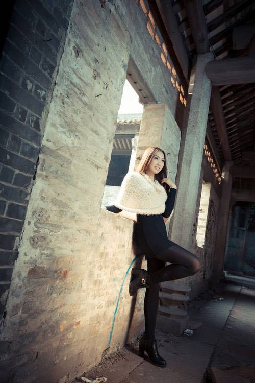 迷失在古镇之中的性感女郎-3