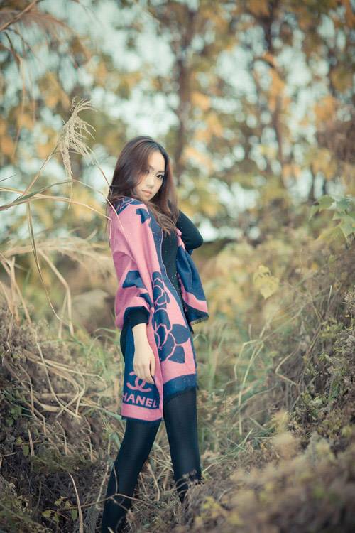 迷失在古镇之中的性感女郎-6