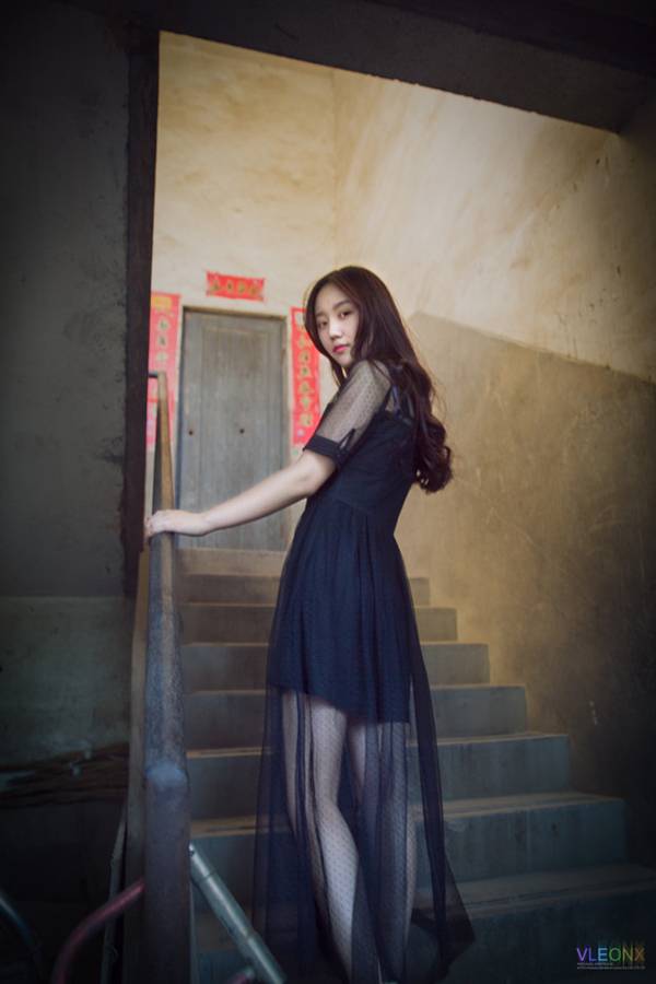 绝色女汉子黑丝迷人写真