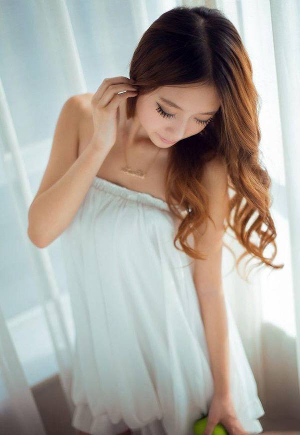 青涩的苹果与迷人美女相伴-6