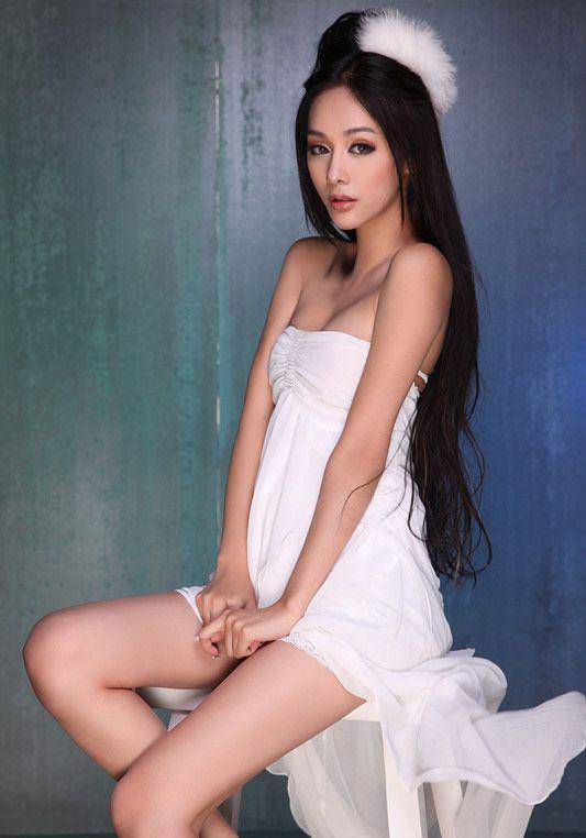 平面美女模特曾可可香肩滑落迷死人-2