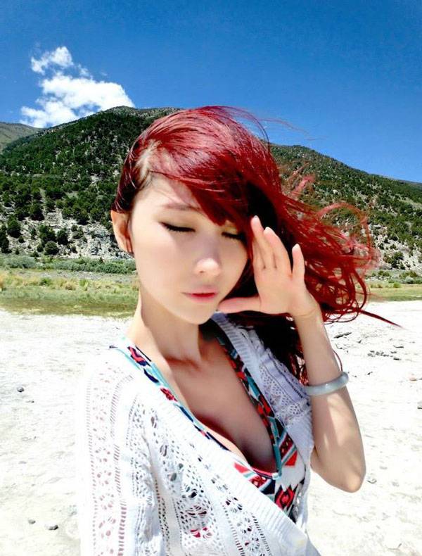 美女模特李凡莫诺湖迷人写真