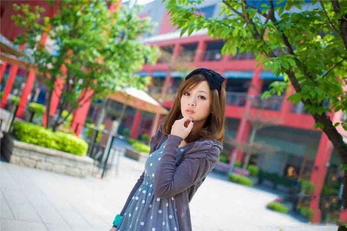 清纯美眉果子 户外时尚服饰写真-9