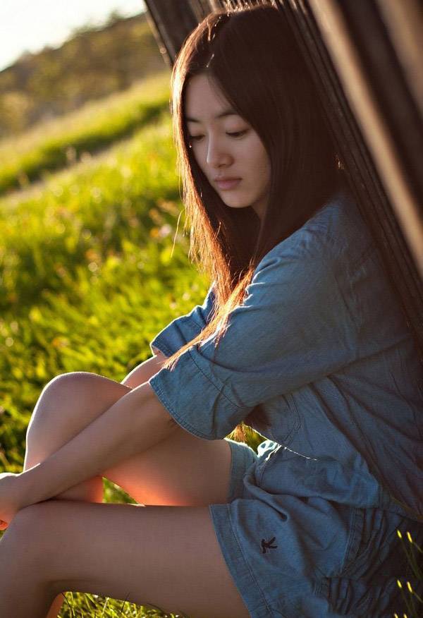 夕阳西下少女在翩翩起舞-8