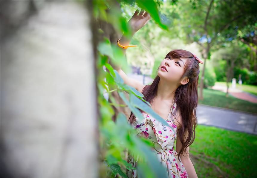 清纯甜美MM迷人可爱户外写真