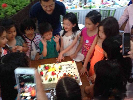 网传王菲与男星地下情 私会男星疑是豪门子弟-10