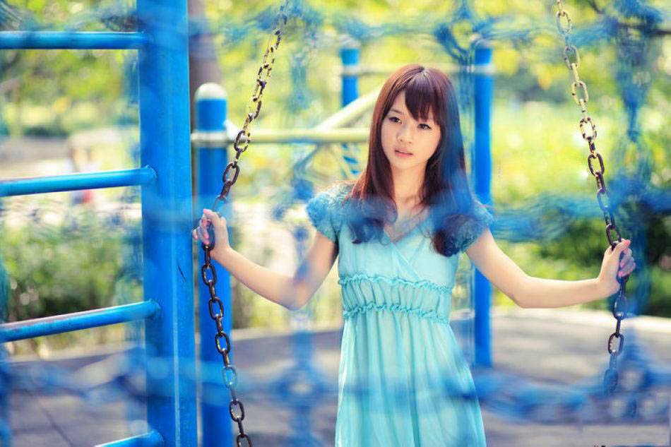 公园巧遇清纯学生少女-8