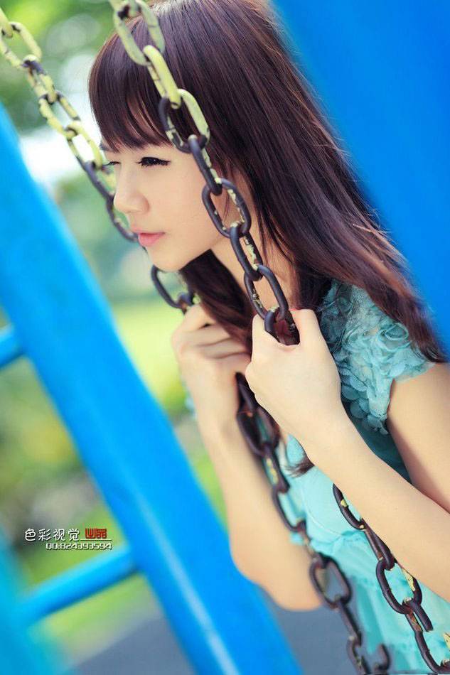 公园巧遇清纯学生少女-9