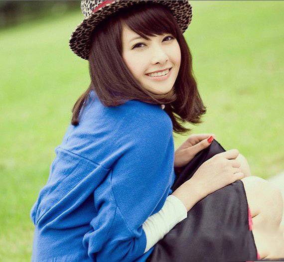 阳光女孩谢洛颐清秀唯美户外写真-9