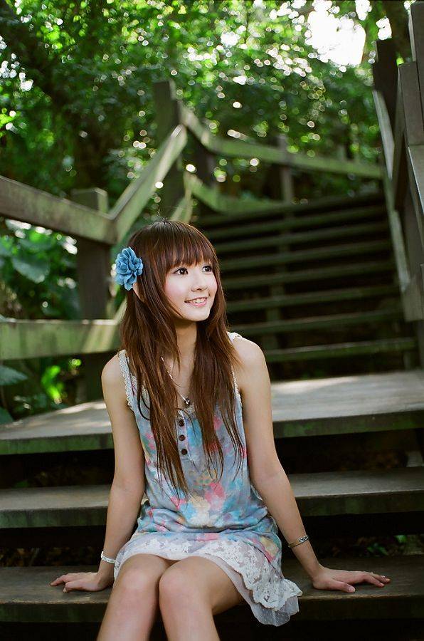 清纯美女娇嫩如花花正恣意