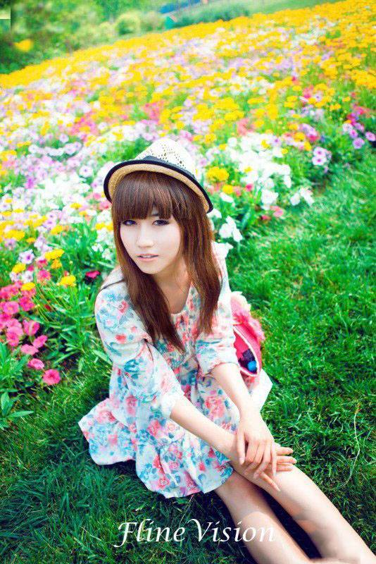 可爱纯水校花MM公园游玩写真-2