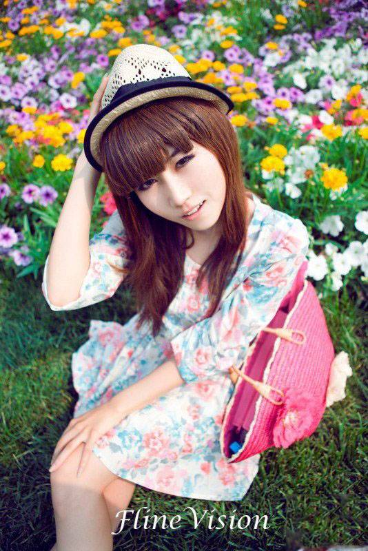 可爱纯水校花MM公园游玩写真-5