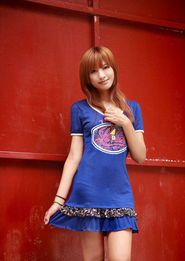 蓝裙长腿阳光美女-9