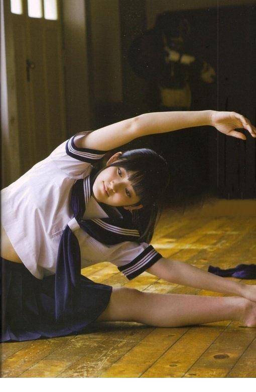 铃木爱理清纯活力的校服篇