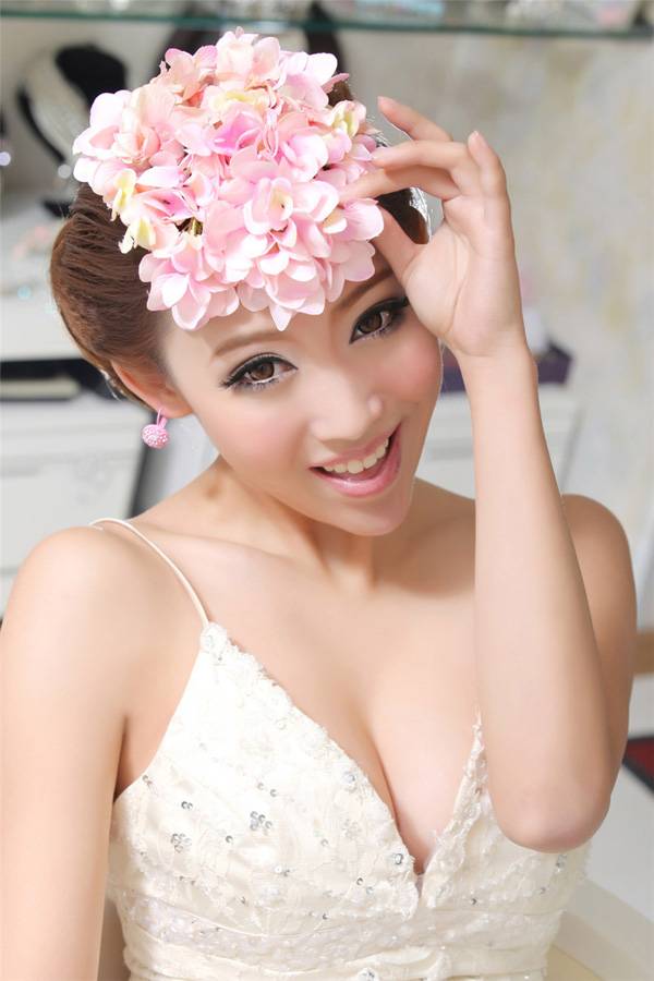 美女唯美婚纱模特酥胸写真-7